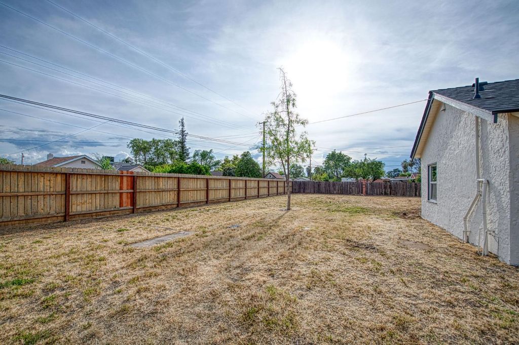 Image 48 of property listing at 3030 E Normal, Fresno, CA 93703