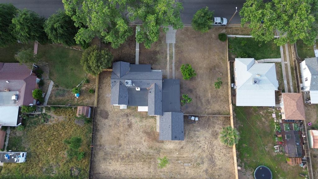 Image 54 of property listing at 3030 E Normal, Fresno, CA 93703