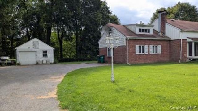 22 Old Mill Road, Poughkeepsie, NY 12603
