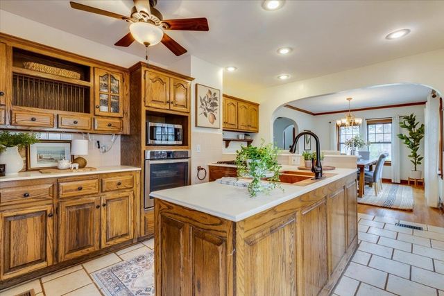 1455 N Woodrow Ave, Wichita, KS 67203