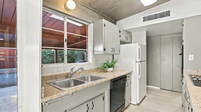7443 E Calle Sinaloa, Tucson, AZ 85710