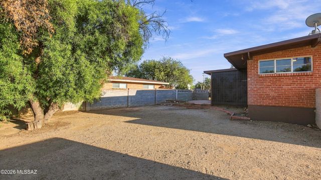 7443 E Calle Sinaloa, Tucson, AZ 85710