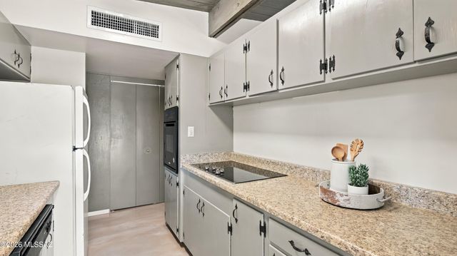 7443 E Calle Sinaloa, Tucson, AZ 85710