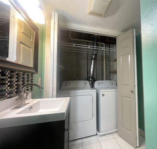 1230 Hardin Drive 1, Carlisle, IA 50047