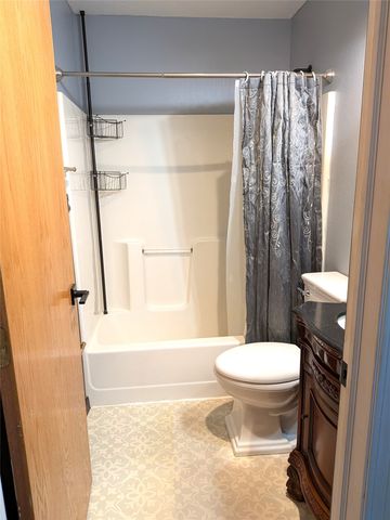 1230 Hardin Drive 1, Carlisle, IA 50047