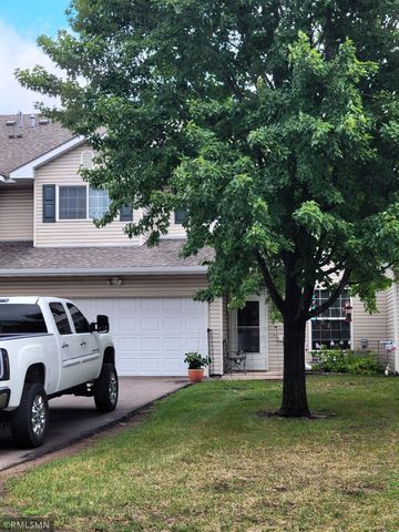 16 Bridgewater Trail, Hudson, WI 54016