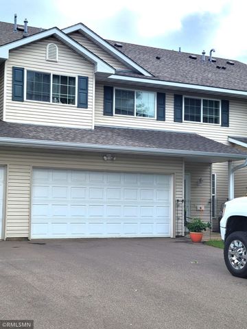 16 Bridgewater Trail, Hudson, WI 54016