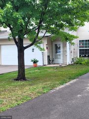 16 Bridgewater Trail, Hudson, WI 54016