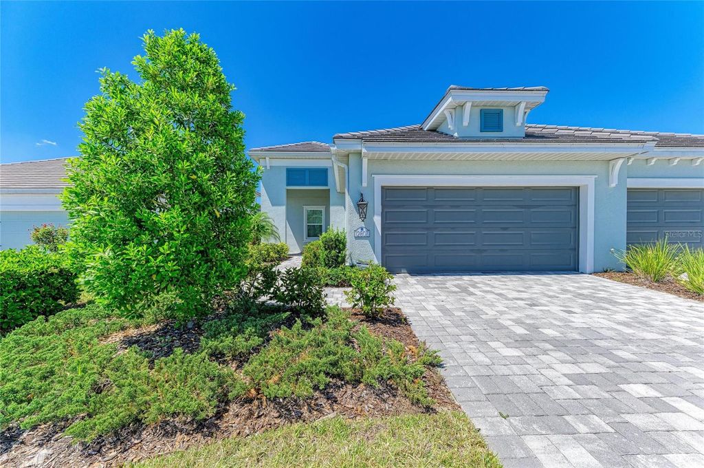 Image 2 of property listing at 12807 SEASONG TERRACE, Bradenton, FL 34211