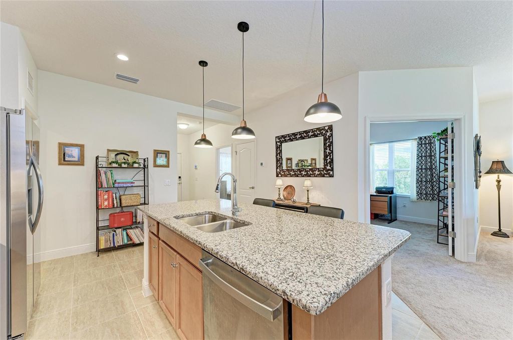 Image 19 of property listing at 12807 SEASONG TERRACE, Bradenton, FL 34211