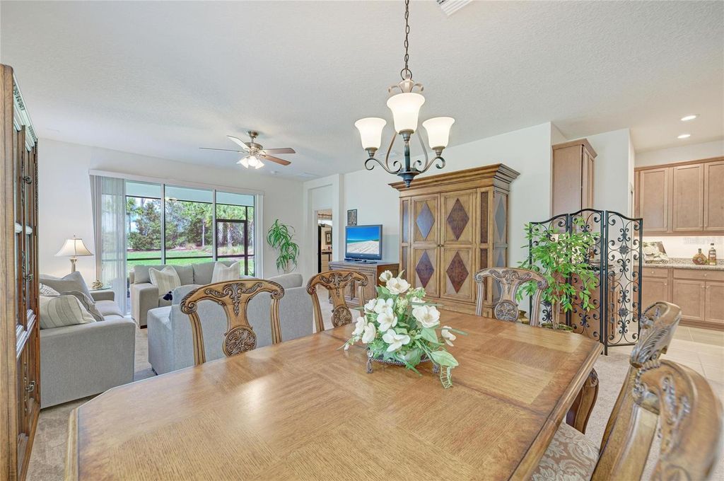 Image 22 of property listing at 12807 SEASONG TERRACE, Bradenton, FL 34211