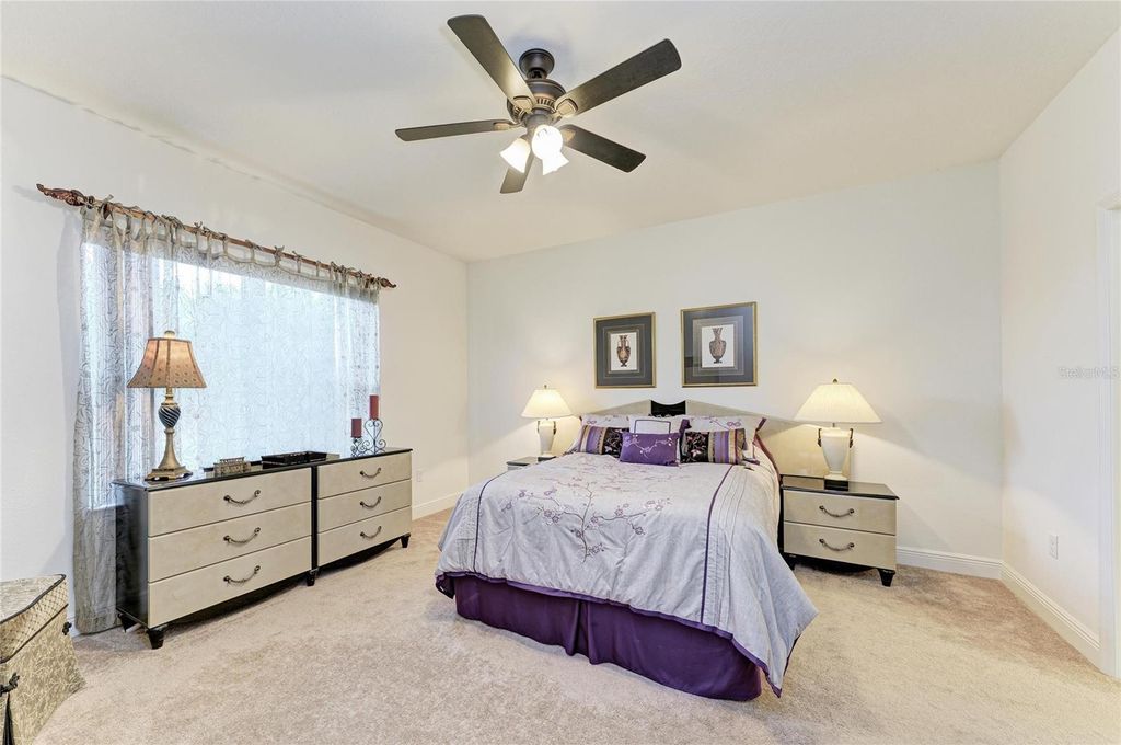 Image 23 of property listing at 12807 SEASONG TERRACE, Bradenton, FL 34211
