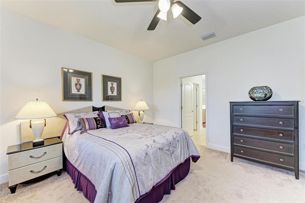 Image 24 of property listing at 12807 SEASONG TERRACE, Bradenton, FL 34211