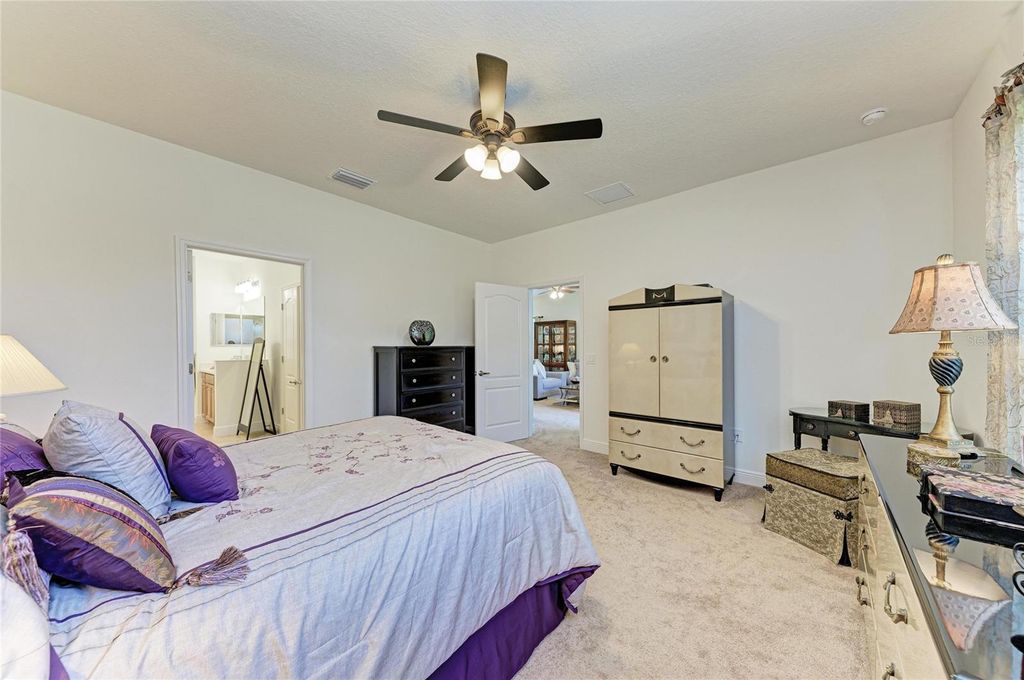 Image 25 of property listing at 12807 SEASONG TERRACE, Bradenton, FL 34211