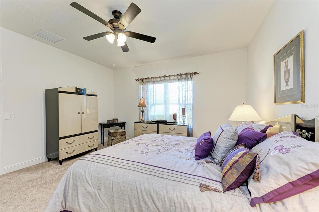 Image 26 of property listing at 12807 SEASONG TERRACE, Bradenton, FL 34211
