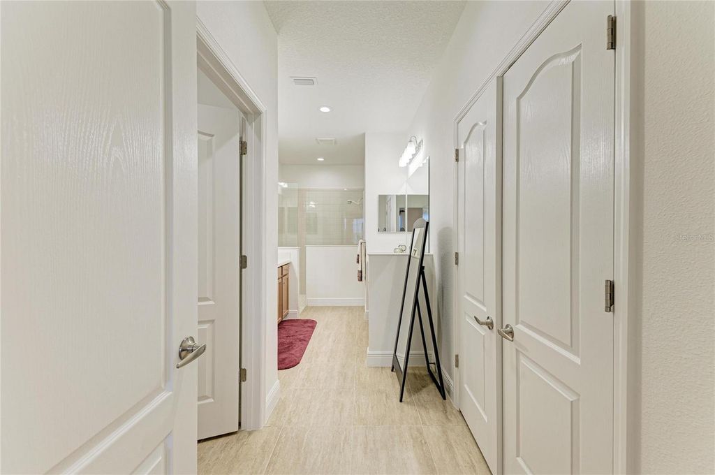 Image 27 of property listing at 12807 SEASONG TERRACE, Bradenton, FL 34211