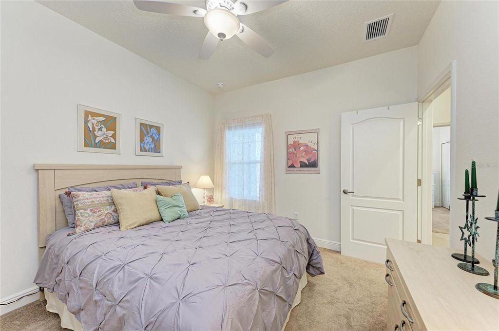 Image 33 of property listing at 12807 SEASONG TERRACE, Bradenton, FL 34211