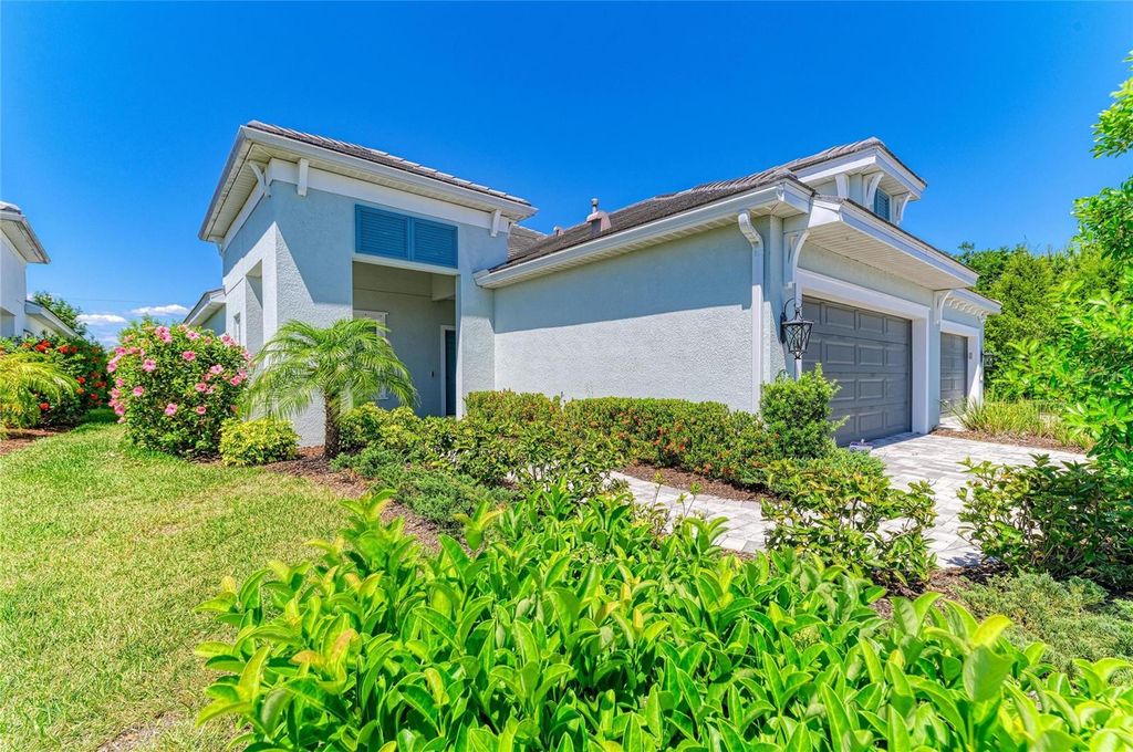 Image 5 of property listing at 12807 SEASONG TERRACE, Bradenton, FL 34211
