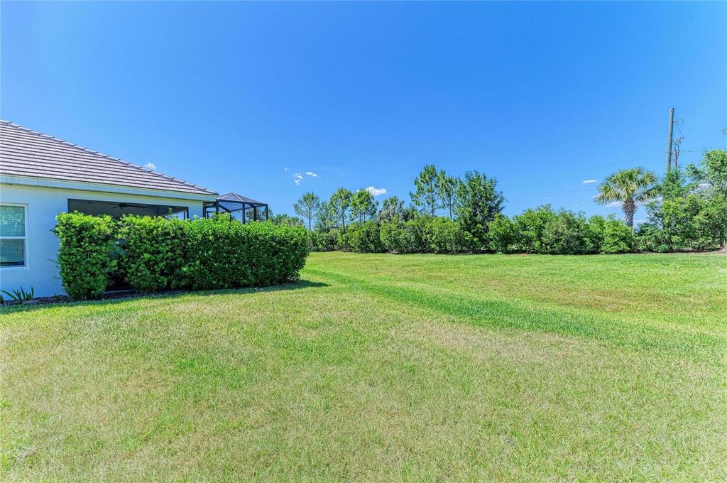 Image 48 of property listing at 12807 SEASONG TERRACE, Bradenton, FL 34211