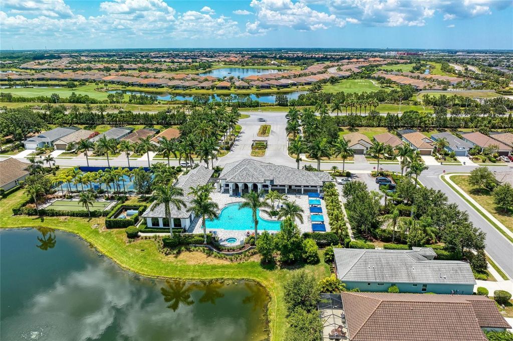 Image 50 of property listing at 12807 SEASONG TERRACE, Bradenton, FL 34211
