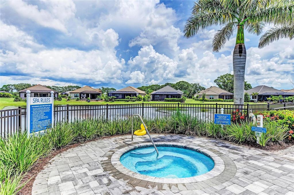 Image 59 of property listing at 12807 SEASONG TERRACE, Bradenton, FL 34211