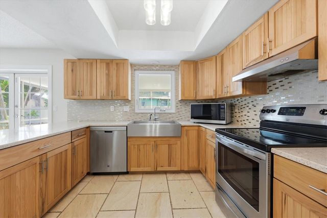 4089 KING RICHARD DRIVE, Sarasota, FL 34232