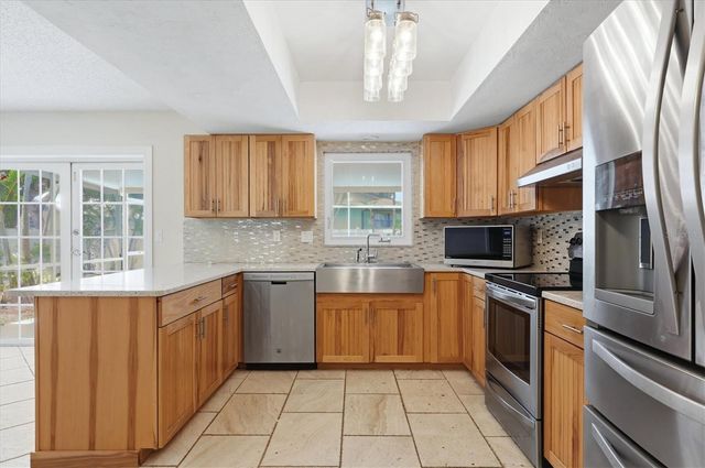 4089 KING RICHARD DRIVE, Sarasota, FL 34232
