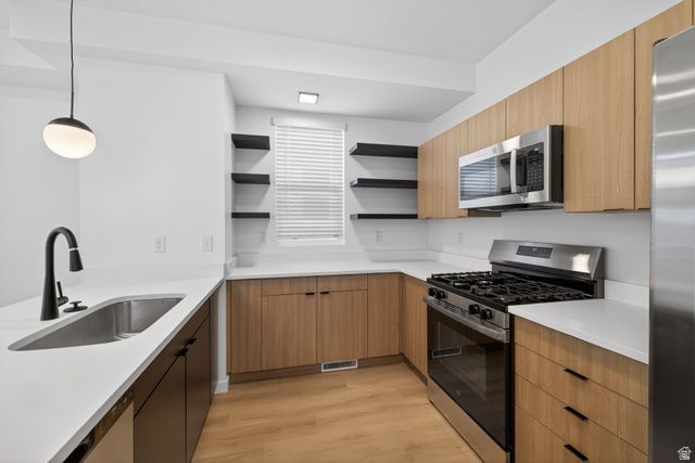 2906 E DESERT SOL CT, Moab, UT 84532