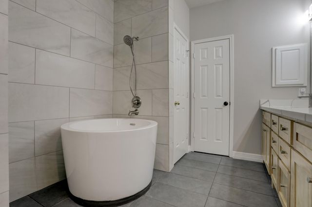 1408 S Friendswood Drive 106, Friendswood, TX 77546