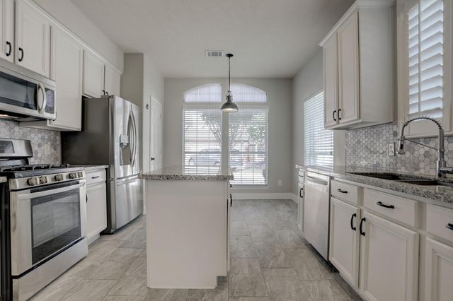 1408 S Friendswood Drive 106, Friendswood, TX 77546