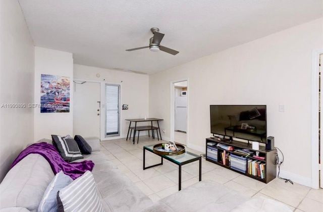 1967 S Ocean Blvd 205, Lauderdale By The Sea, FL 33062