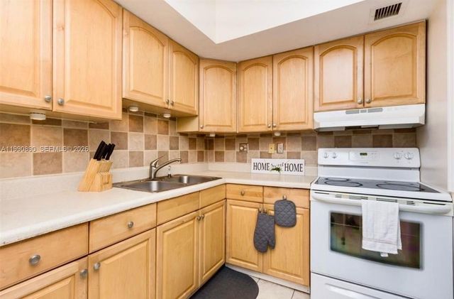 1967 S Ocean Blvd 205, Lauderdale By The Sea, FL 33062