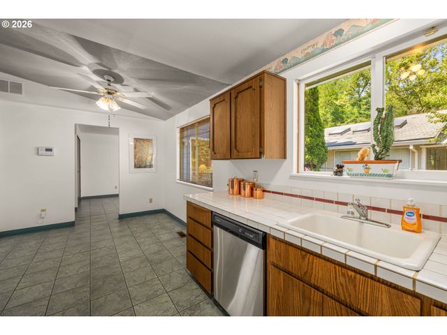 2920 Se 138TH Ave, Portland, OR 97236