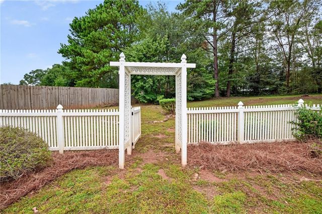 531 Carriage Drive, Bethlehem, GA 30620