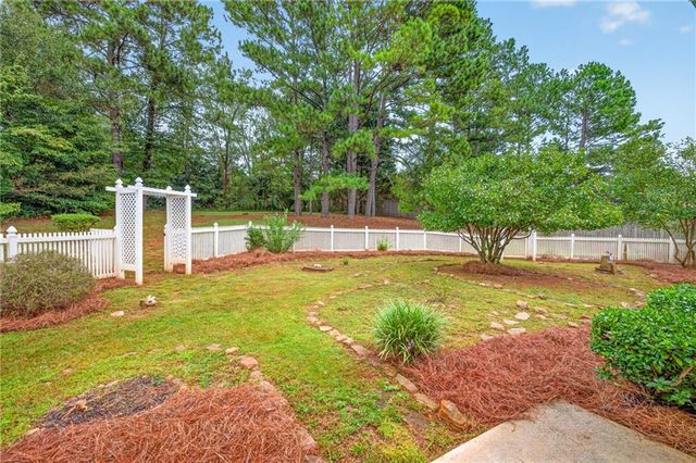 531 Carriage Drive, Bethlehem, GA 30620