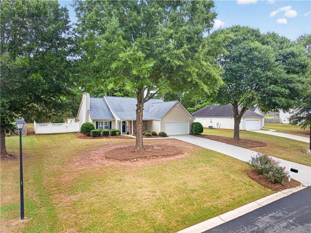 531 Carriage Drive, Bethlehem, GA 30620