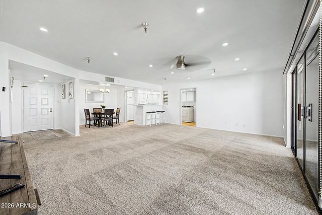 425 S PARKCREST Drive 334, Mesa, AZ 85206