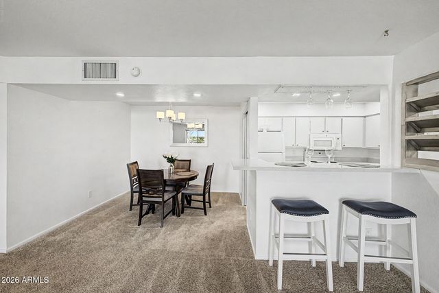 425 S PARKCREST Drive 334, Mesa, AZ 85206