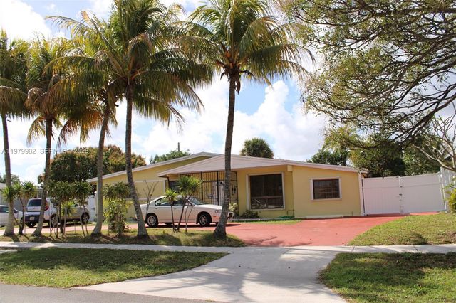 3740 SW 32nd St, West Park, FL 33023