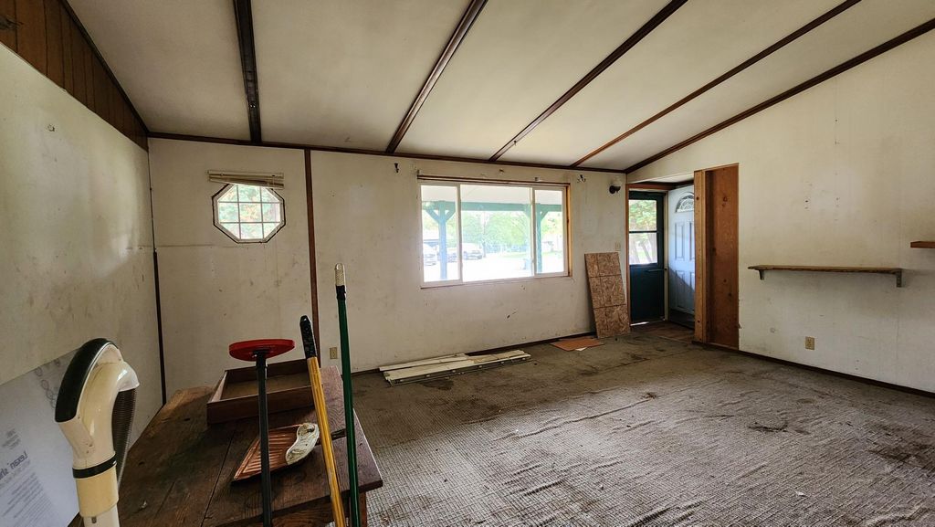 115 Village Avenue, Cannon Falls, MN 55009 — photo 2