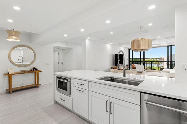 4748 S OCEAN Boulevard 406, Highland Beach, FL 33487