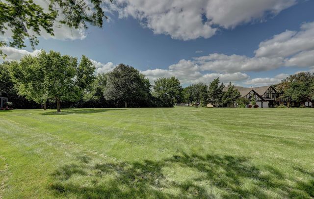 639 Elizabeth Drive B, Wood Dale, IL 60191