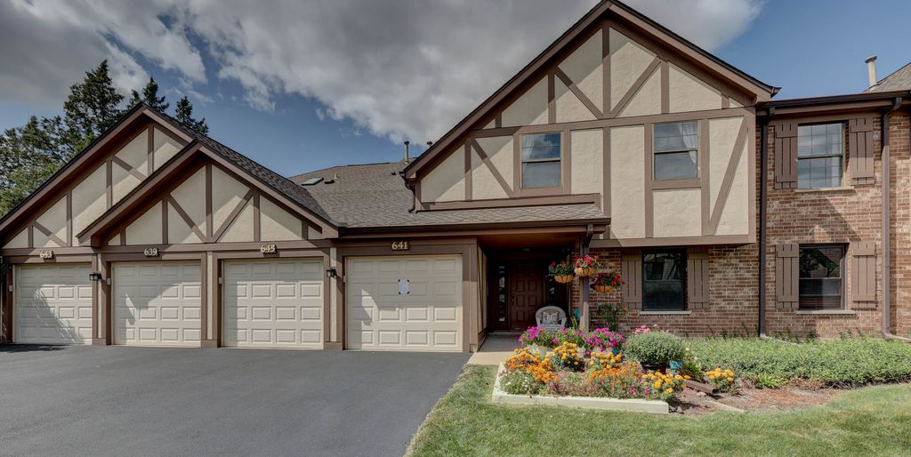 639 Elizabeth Drive B, Wood Dale, IL 60191