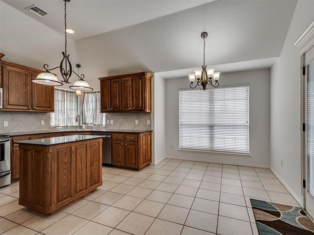 1425 Camber Street, Yukon, OK 73099