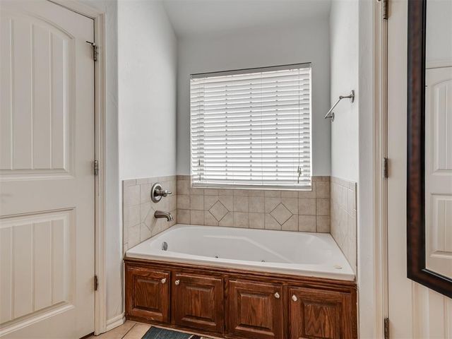 1425 Camber Street, Yukon, OK 73099