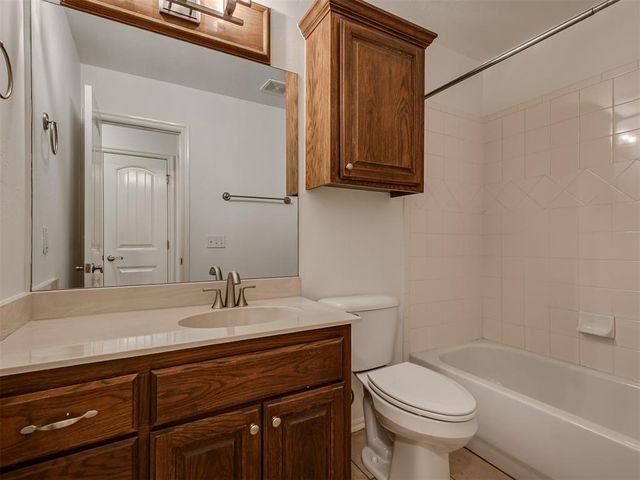 1425 Camber Street, Yukon, OK 73099