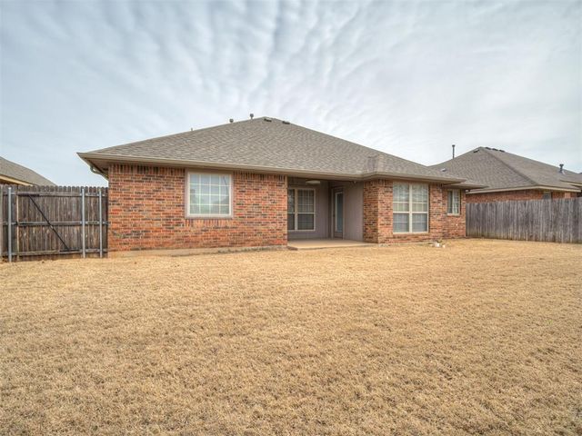 1425 Camber Street, Yukon, OK 73099