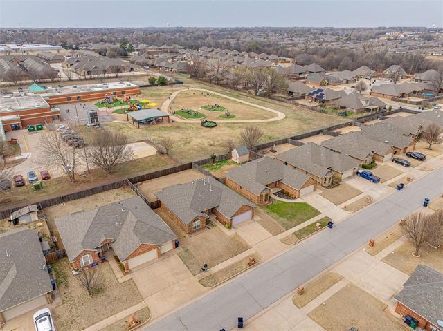 1425 Camber Street, Yukon, OK 73099