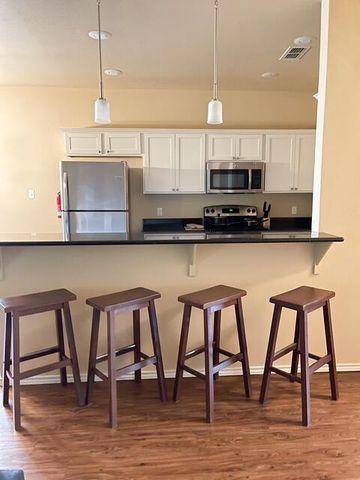 2116 10th Street, Lubbock, TX 79401