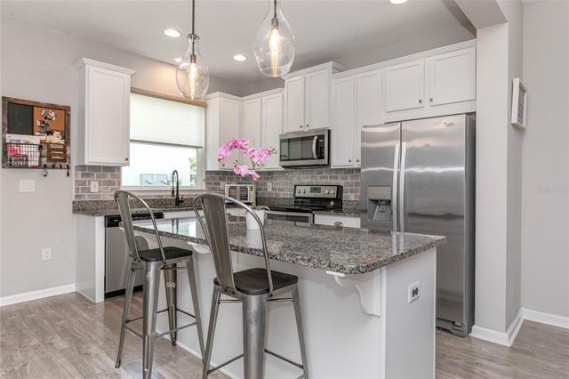 5038 SUNNYSIDE LANE, Bradenton, FL 34211